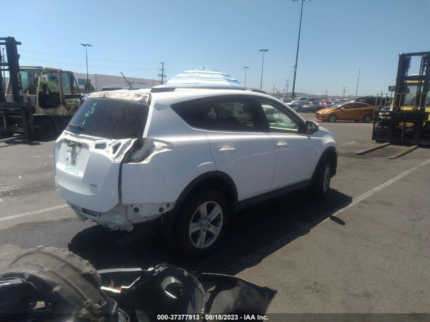 2014 TOYOTA RAV4 XLE - JTMWFREV4EJ007875