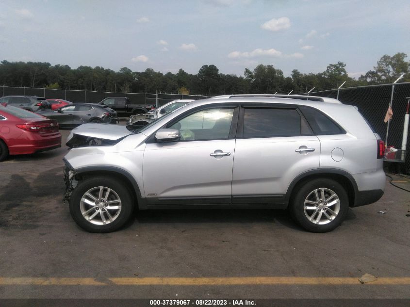 2014 KIA SORENTO LX - 5XYKTCA6XEG509390