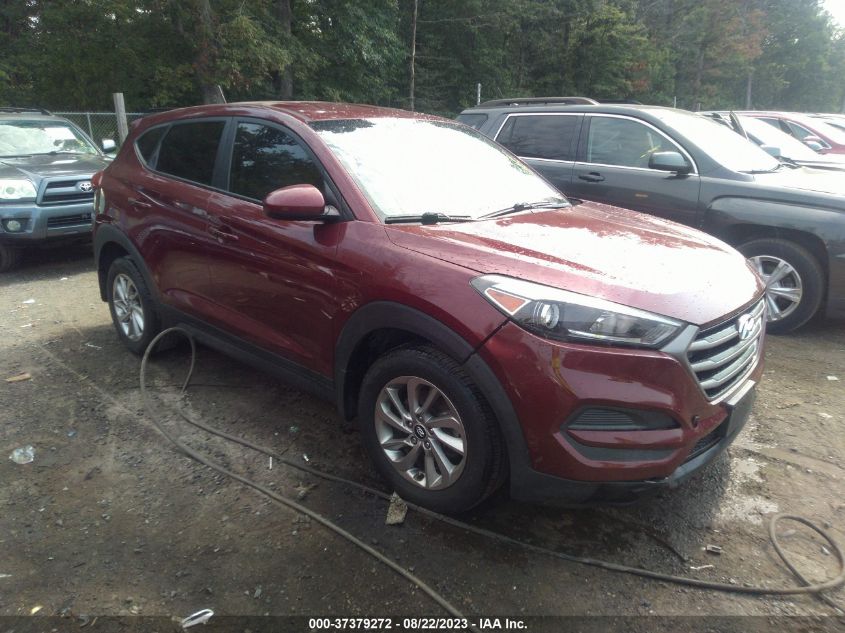 Lot #2564312121 2016 HYUNDAI TUCSON SE salvage car