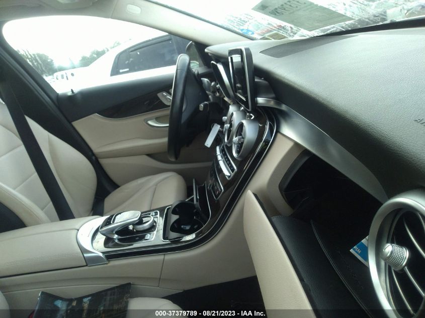 2015 MERCEDES-BENZ C-CLASS C 300 - 55SWF4KB3FU060197