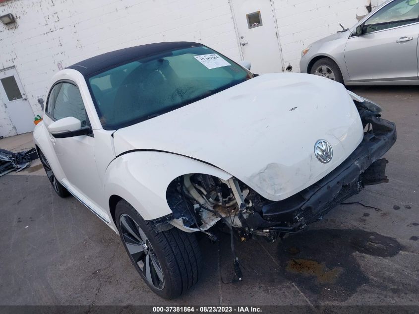 2013 VOLKSWAGEN BEETLE COUPE 2.5L W/SUN - 3VWJX7AT5DM656745