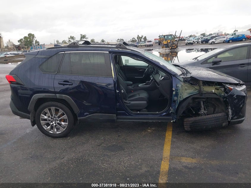 VIN 2T3C1RFVXKC019303 2019 TOYOTA RAV4 XLE PREMIUM