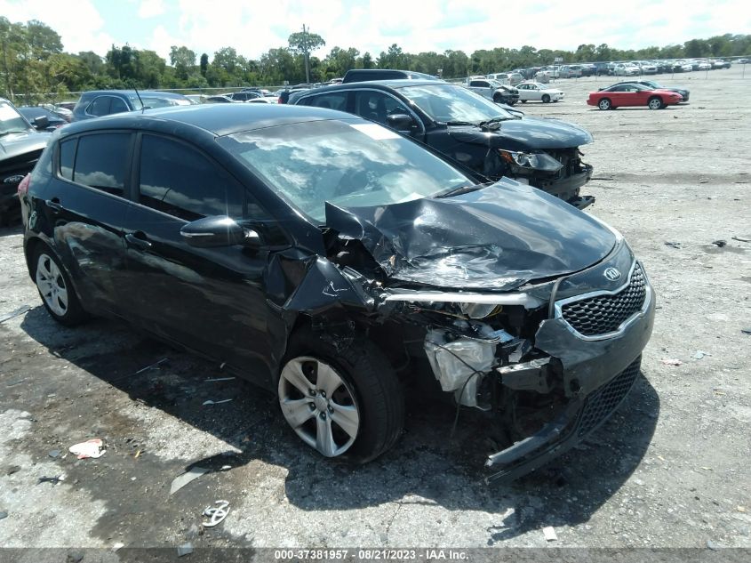 2016 KIA FORTE 5-DOOR LX - KNAFK5A8XG5584598