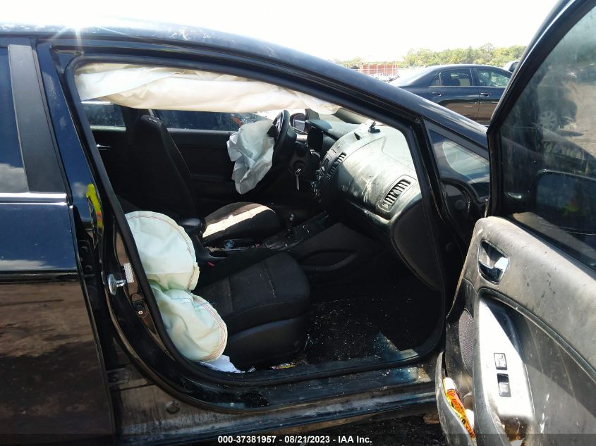 2016 KIA FORTE 5-DOOR LX - KNAFK5A8XG5584598