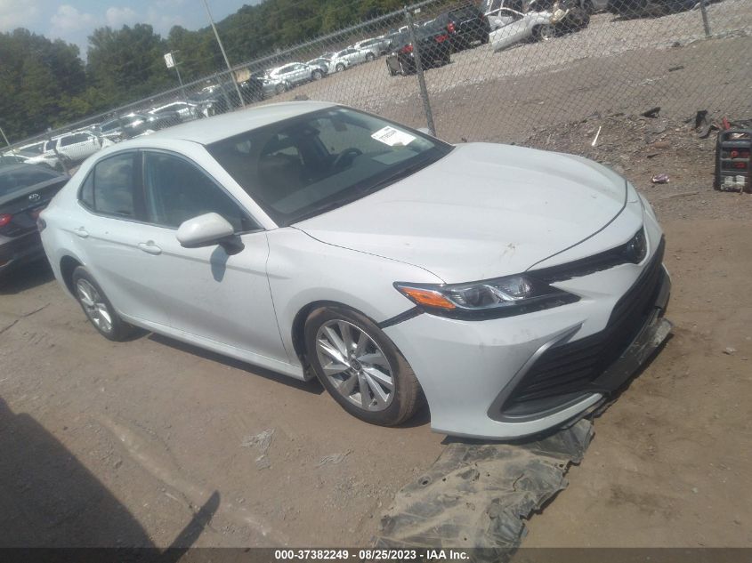 2022 TOYOTA CAMRY LE - 4T1C11AK5NU070251