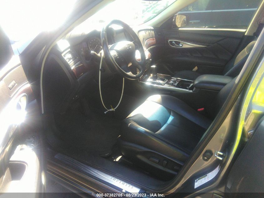 2018 INFINITI Q70 3.7 LUXE - JN1BY1AP3JM180431