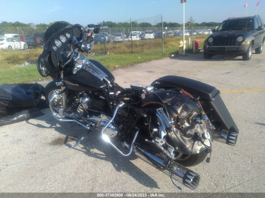 2017 HARLEY-DAVIDSON FLHXS STREET GLIDE SPECIAL - 1HD1KRC11HB659646