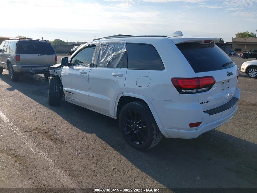VIN 1C4RJFAG3JC121981 2018 JEEP GRAND CHEROKEE ALTITUDE