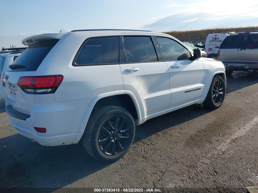 VIN 1C4RJFAG3JC121981 2018 JEEP GRAND CHEROKEE ALTITUDE