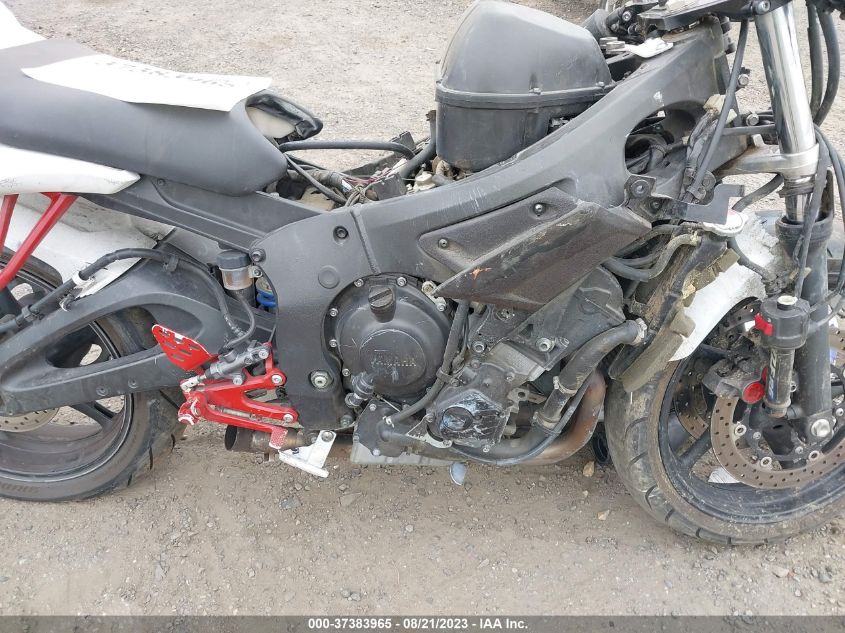 2004 YAMAHA YZFR6 L JYARJ06E94A013705