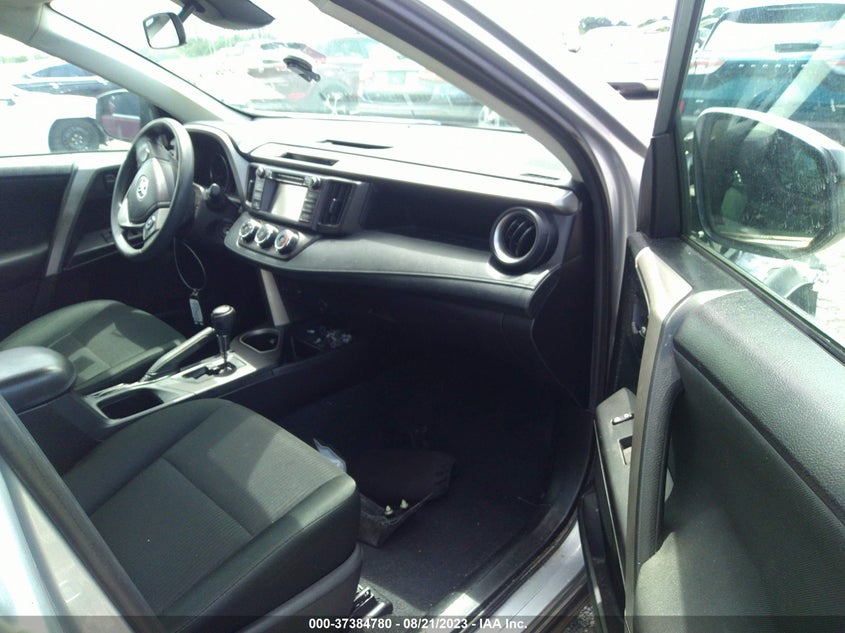 VIN 2T3ZFREV2JW467691 2018 TOYOTA RAV4 LE