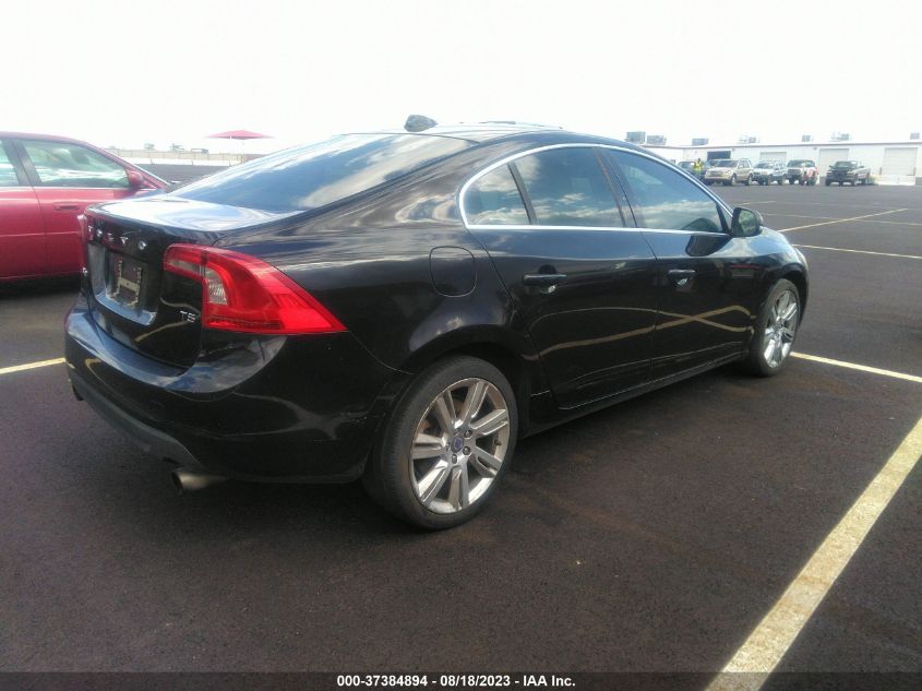 2013 VOLVO S60 T5 - YV1612FS5D2202879
