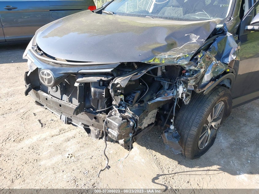 VIN JTMRFREVXHJ116360 2017 TOYOTA RAV4 XLE