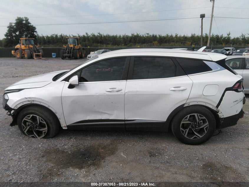 VIN: KNDPU3AF9P7033670 2023 KIA SPORTAGE LX