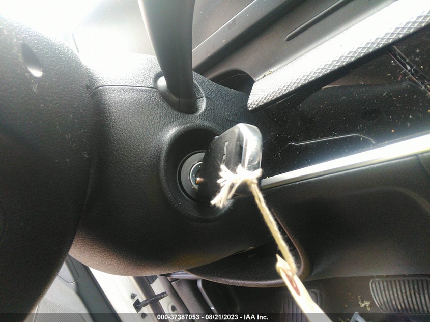 VIN: KNDPU3AF9P7033670 2023 KIA SPORTAGE LX