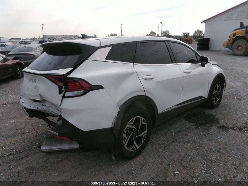 VIN: KNDPU3AF9P7033670 2023 KIA SPORTAGE LX