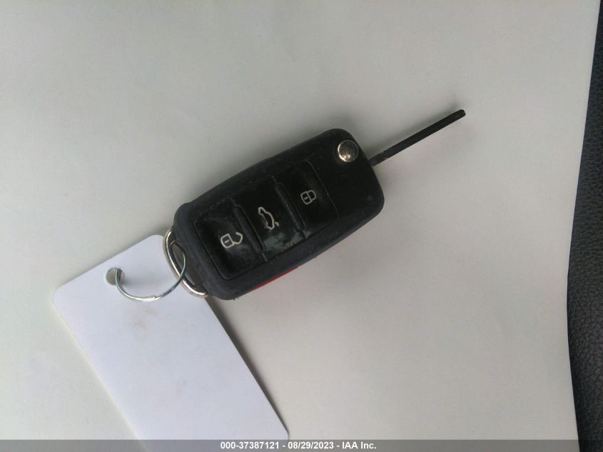 2013 VOLKSWAGEN JETTA SEDAN SE - 3VWDP7AJ6DM354781