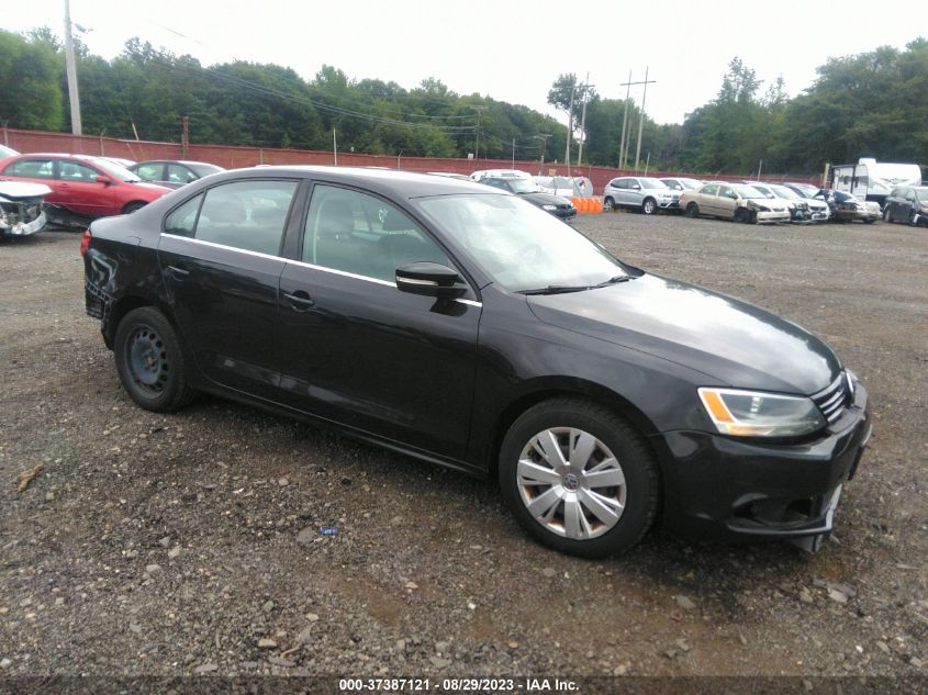 2013 VOLKSWAGEN JETTA SEDAN SE - 3VWDP7AJ6DM354781