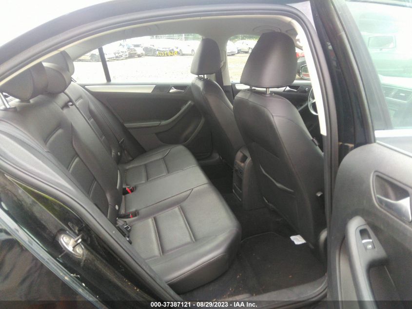 2013 VOLKSWAGEN JETTA SEDAN SE - 3VWDP7AJ6DM354781