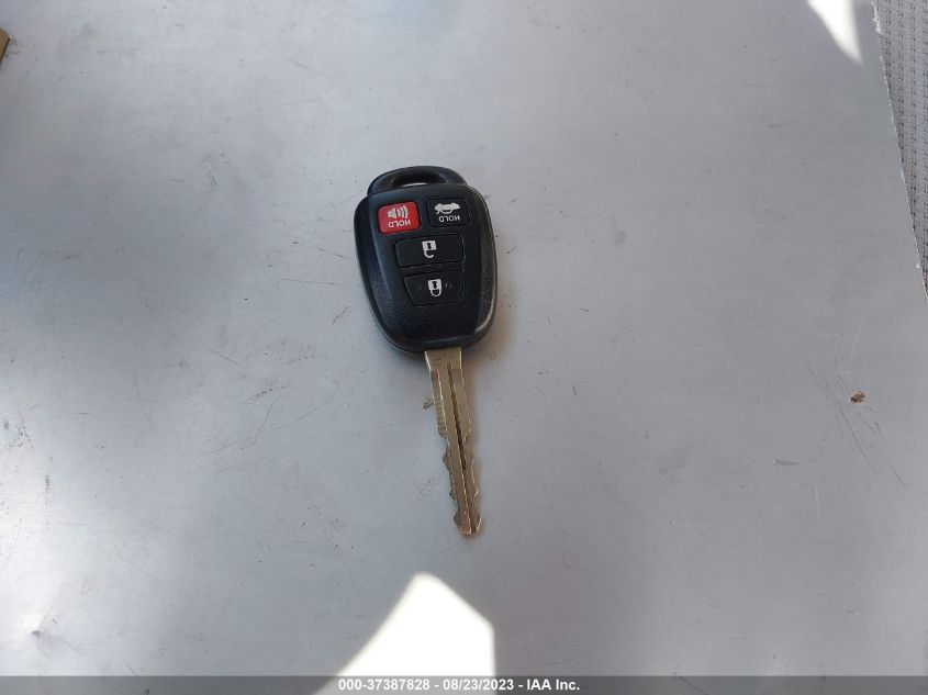 2016 TOYOTA RAV4 XLE - JTMWFREVXGD085434