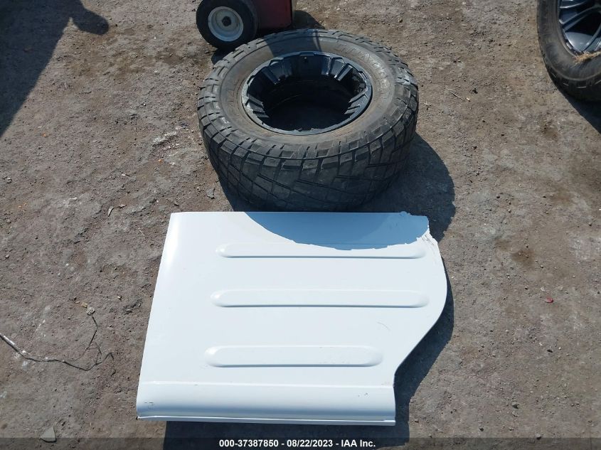 2015 JEEP WRANGLER UNLIMITED SAHARA - 1C4BJWEG2FL732832