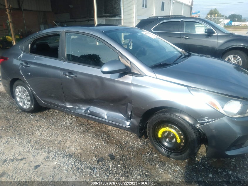 VIN 3KPC24A33KE045175 2019 HYUNDAI ACCENT SE