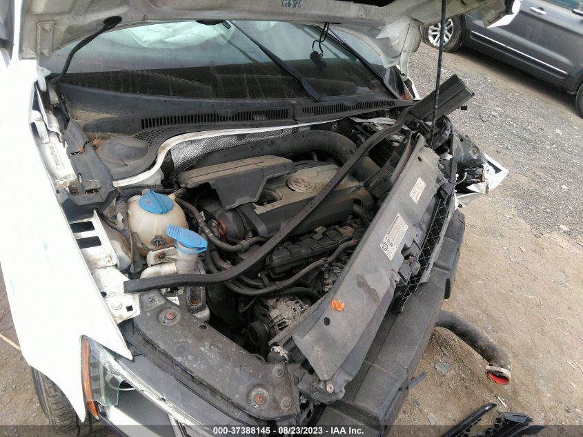 2013 VOLKSWAGEN GLI AUTOBAHN W/NAV 3VW567AJ5DM232162