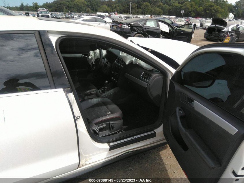 2013 VOLKSWAGEN GLI AUTOBAHN W/NAV 3VW567AJ5DM232162