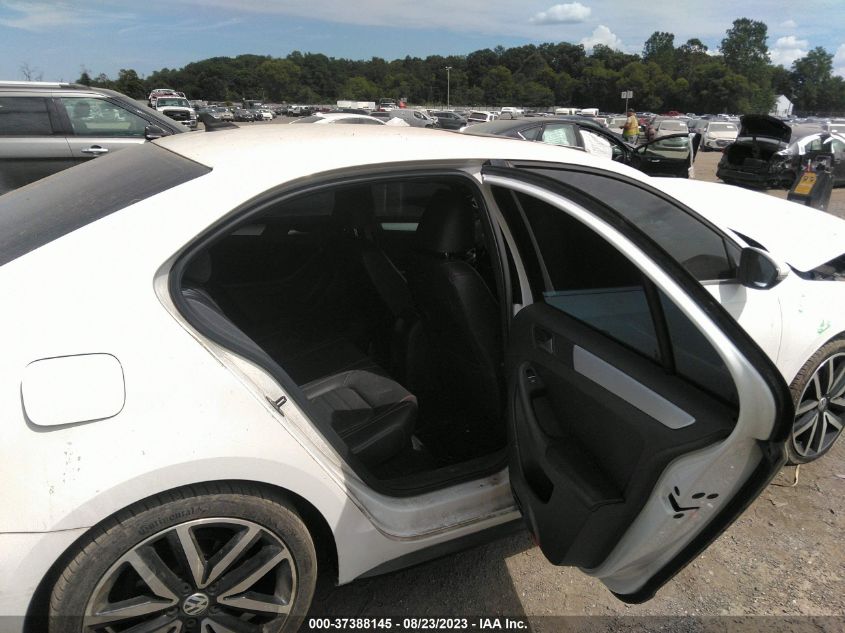 2013 VOLKSWAGEN GLI AUTOBAHN W/NAV 3VW567AJ5DM232162