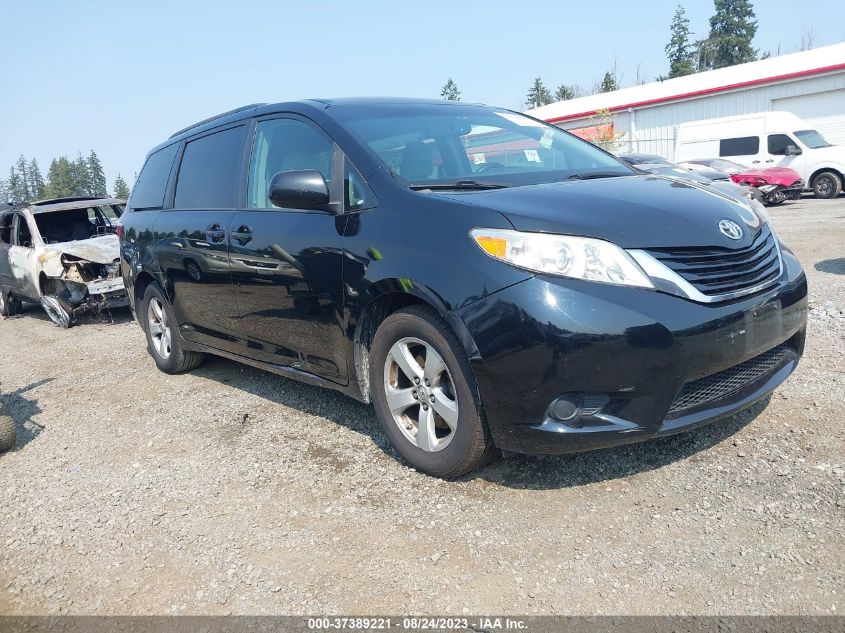 5TDKZ3DC3HS801440 2017 TOYOTA SIENNA, photo no. 1