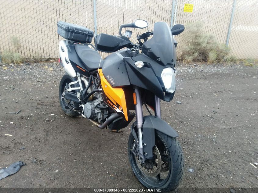 2010 KTM 990 SUPERMOTO/TOURING - VBKVS9405AM969316