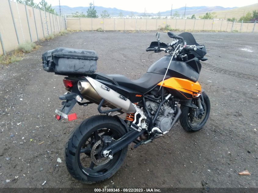 2010 KTM 990 SUPERMOTO/TOURING - VBKVS9405AM969316