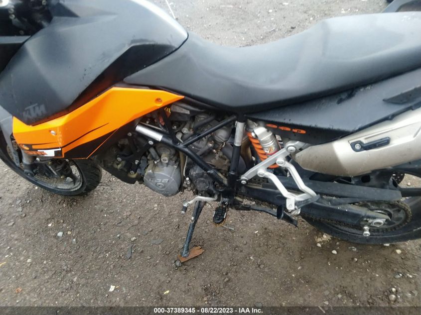2010 KTM 990 SUPERMOTO/TOURING - VBKVS9405AM969316