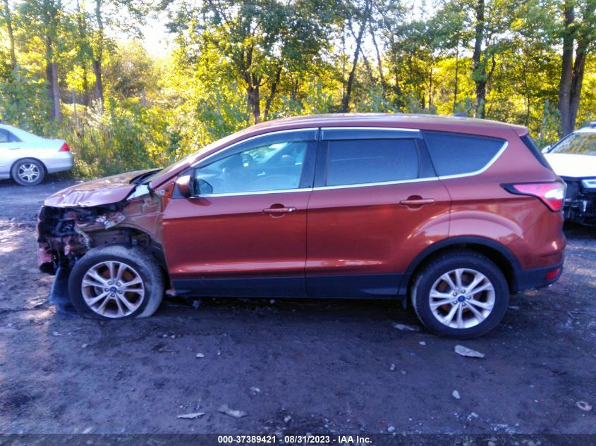 2017 FORD ESCAPE SE - 1FMCU0GD0HUE55618