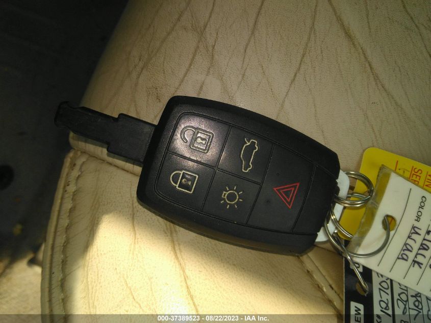 2013 VOLVO C70 T5 YV1672MC8DJ136523