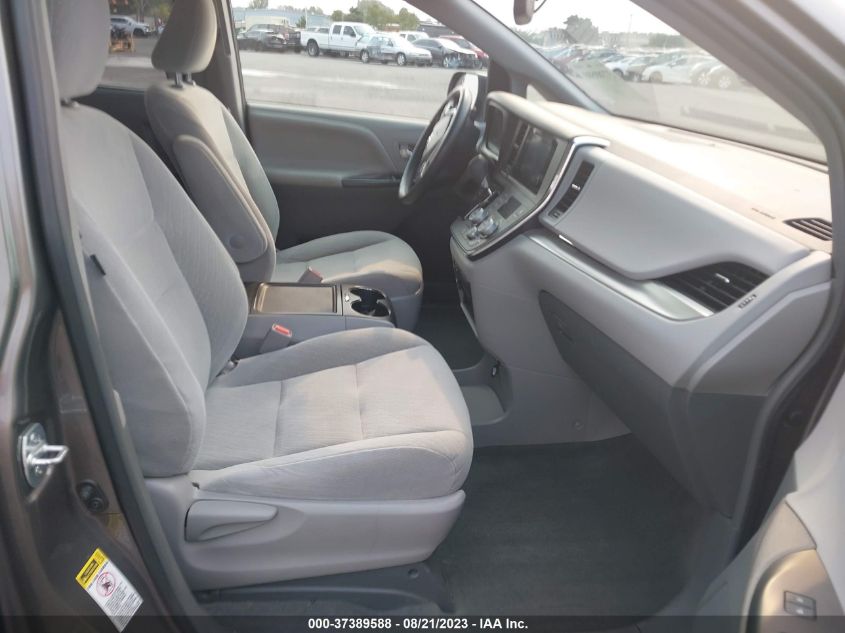 2017 TOYOTA SIENNA LE - 5TDKZ3DC6HS864547