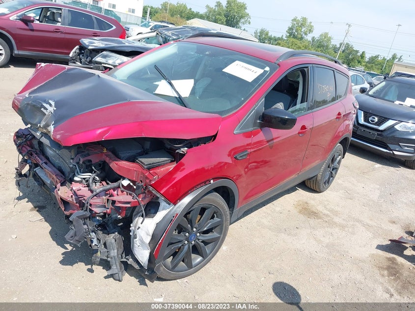 VIN 1FMCU0GDXJUC57134 2018 FORD ESCAPE SE