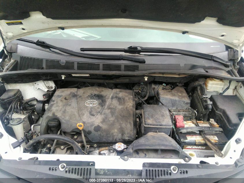 2018 TOYOTA SIENNA L - 5TDZZ3DC8JS940998