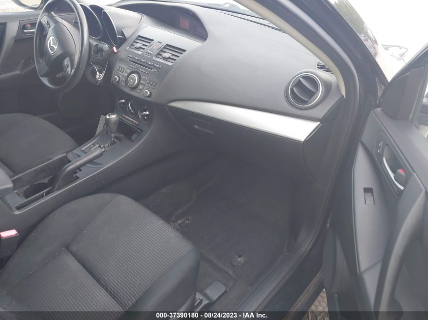 2013 MAZDA MAZDA3 I SPORT - JM1BL1U79D1718272