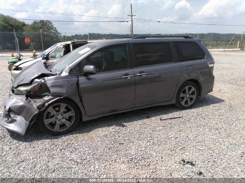 2017 TOYOTA SIENNA SE - 5TDXZ3DC6HS849875