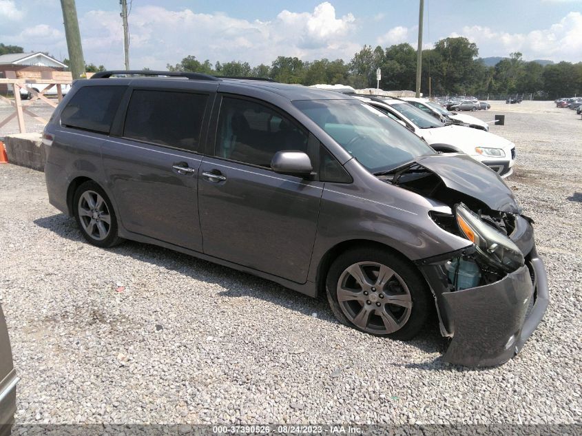 2017 TOYOTA SIENNA SE - 5TDXZ3DC6HS849875