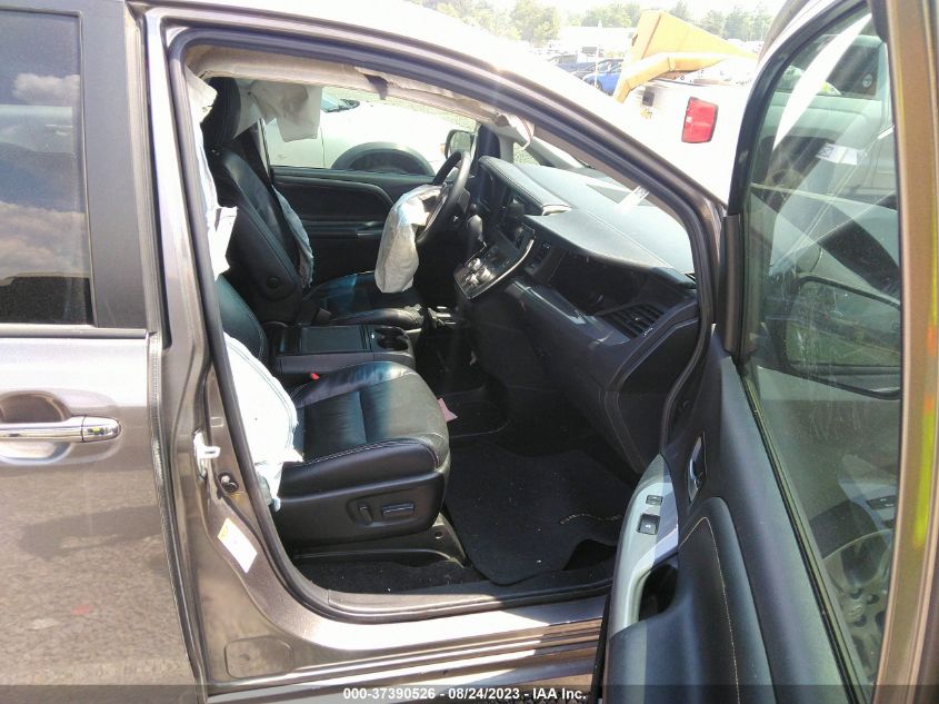 2017 TOYOTA SIENNA SE - 5TDXZ3DC6HS849875