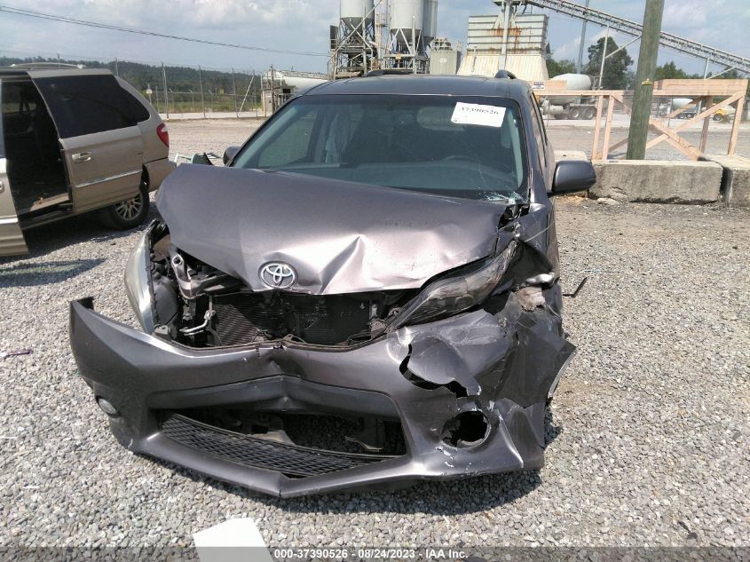 2017 TOYOTA SIENNA SE - 5TDXZ3DC6HS849875