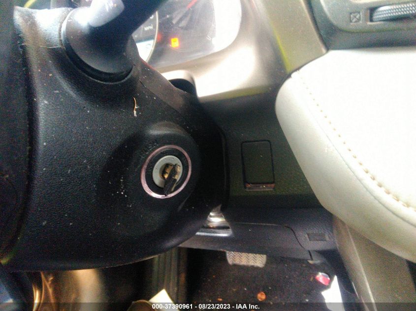 2015 TOYOTA RAV4 XLE - 2T3WFREV2FW160046