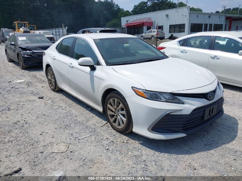 2022 TOYOTA CAMRY LE - 4T1C11AK2NU653022