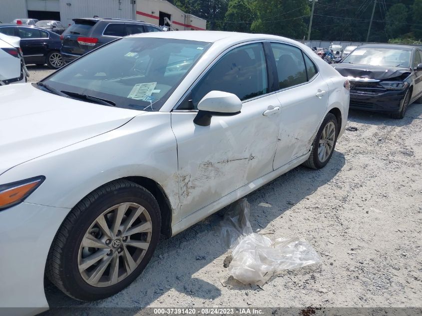 2022 TOYOTA CAMRY LE - 4T1C11AK2NU653022