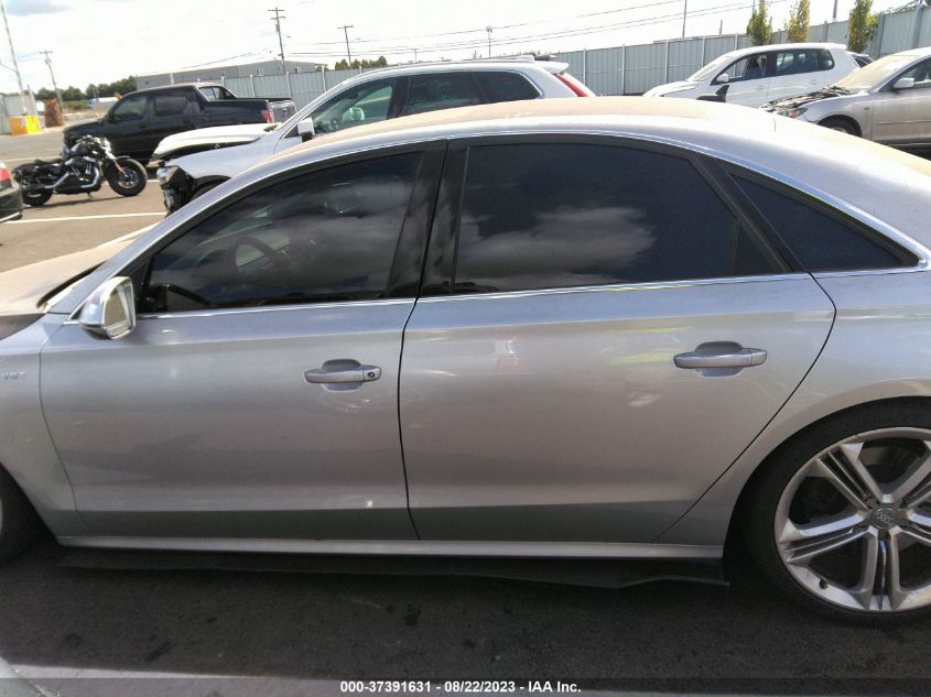 2013 AUDI S8 WAUD2AFD3DN009602