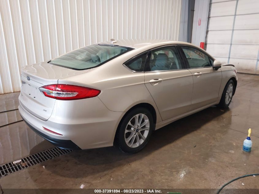 3FA6P0H72KR265499 Ford Fusion SE 4