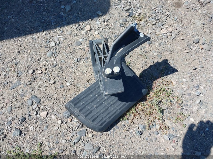 VIN 3TMCZ5AN2PM578943 2023 TOYOTA TACOMA 4WD SR5