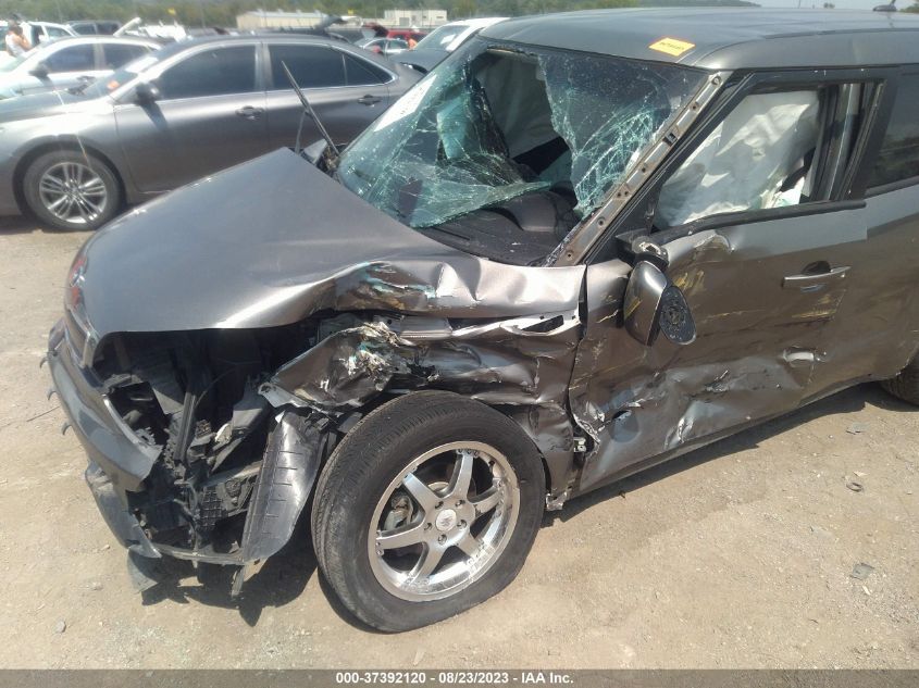 2015 KIA SOUL + - KNDJP3A56F7186073